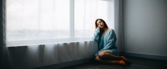 彼氏と会えない女性