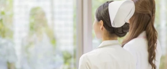 看護師の女性　画像