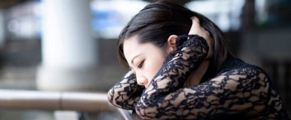 失恋女性イメージ