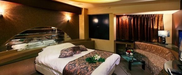 HOTEL LE ROI(ホテルルロイ)