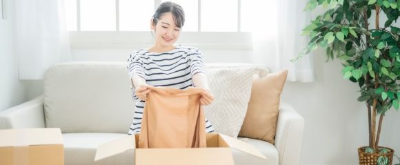 地方から上京した女子学生のイメージ画像