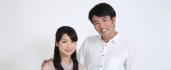 異性と写っている写真