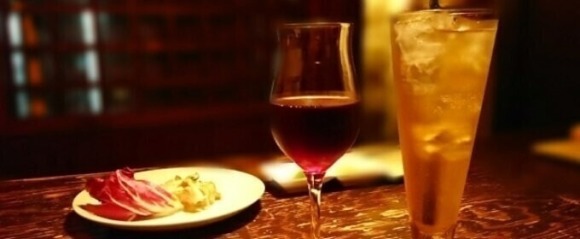 お店はカウンターや隣に座れる席がおすすめ