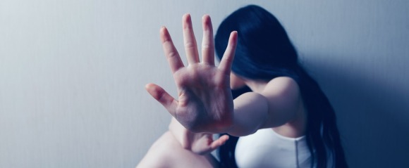 女性 拒否 手