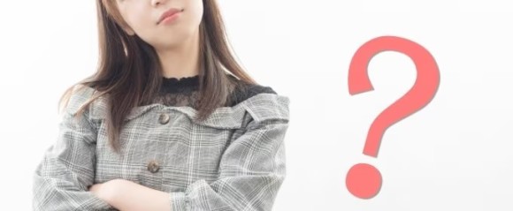 悩む女性のイメージ