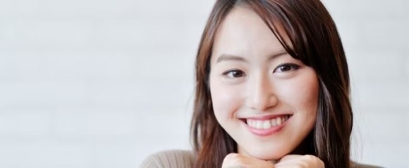 笑顔の女性