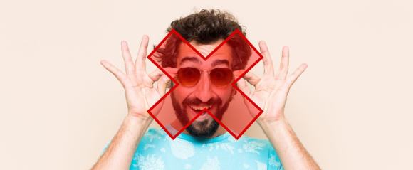 サングラスをかけている男性のイメージ(NG)