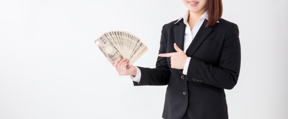 経済力がある女性のイメージ