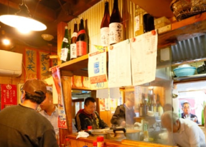 立呑み晩杯屋　内観