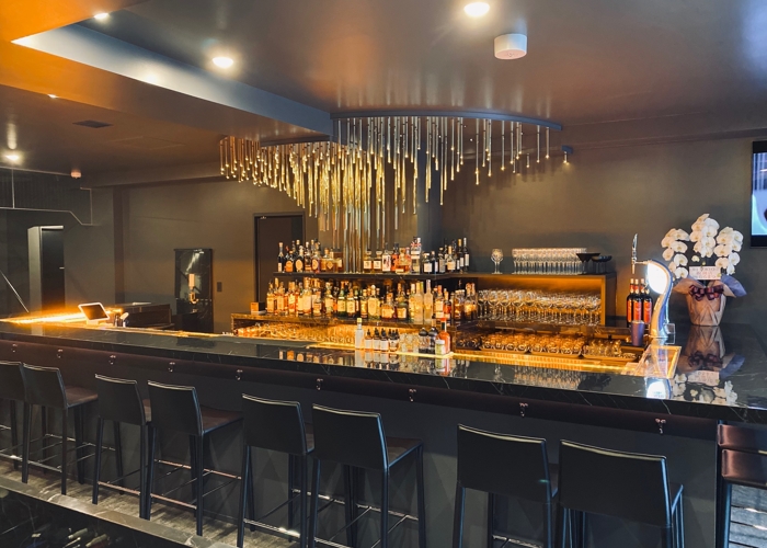 R1 Tokyo Bar&Restaurant　1F