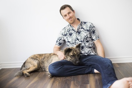 犬と写るプロフィール写真の例